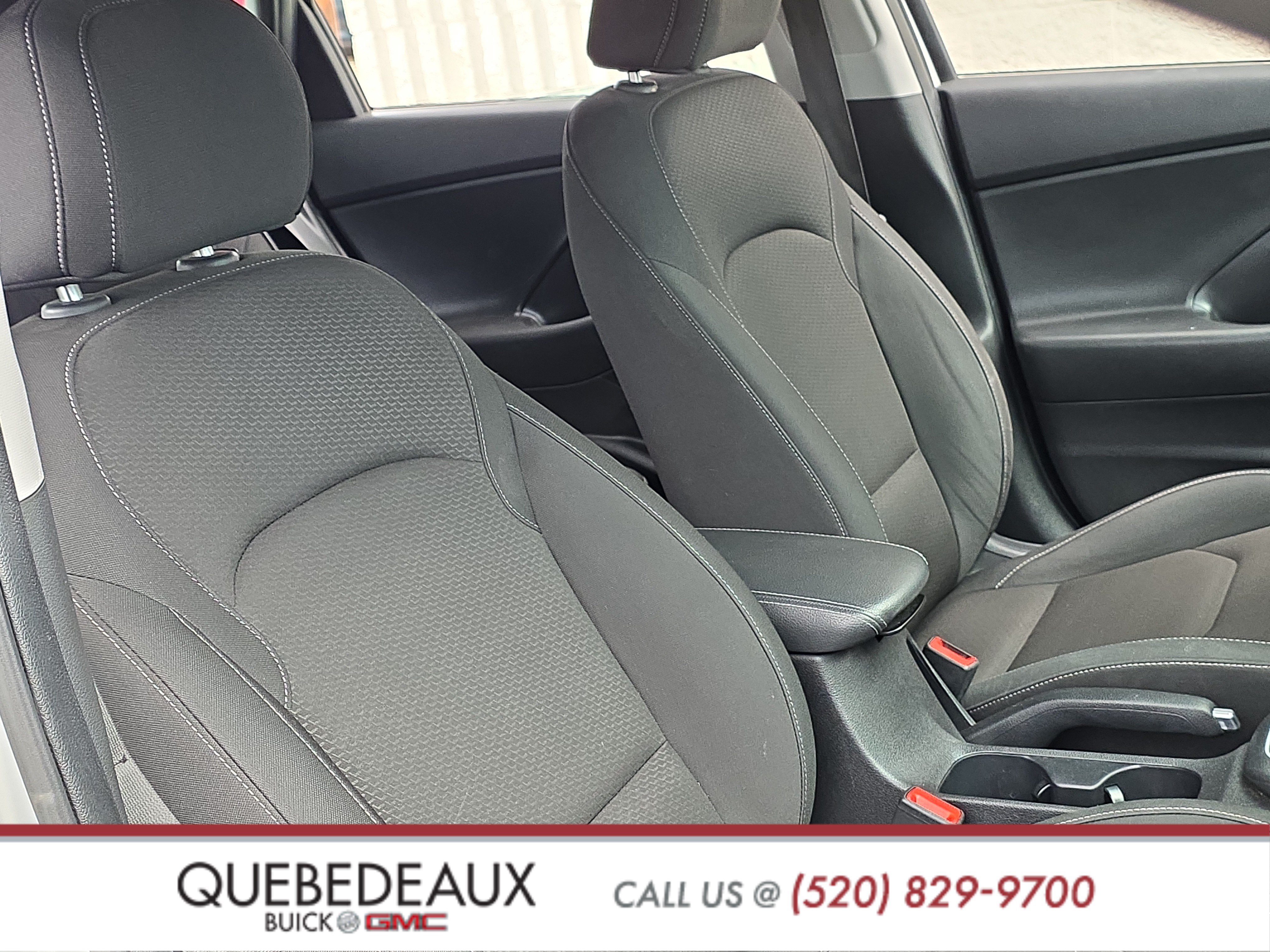 Used 2018 Hyundai Elantra GT FWD image 29