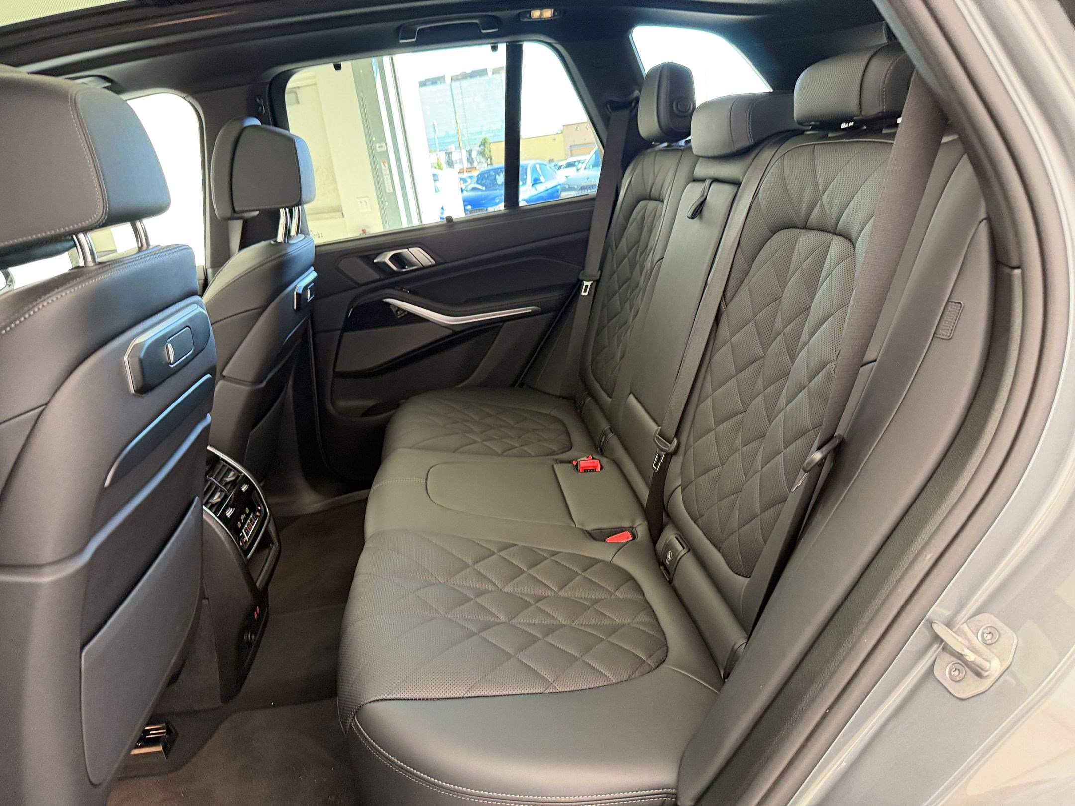 Used 2026 BMW X5 xDrive40i w/ Executive Package AWD/4WD image 23