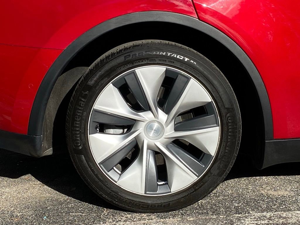 Used 2020 Tesla Model Y Long Range image 14