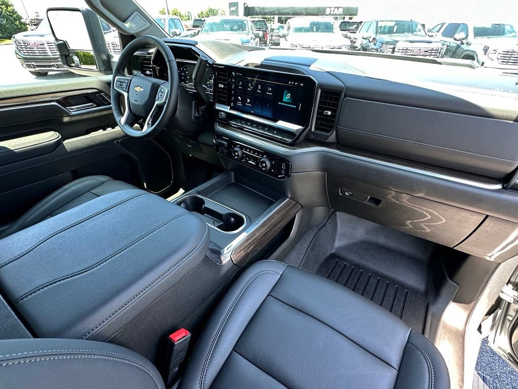 Used 2025 Chevrolet Silverado 2500 LT w/ Safety Package AWD/4WD image 14