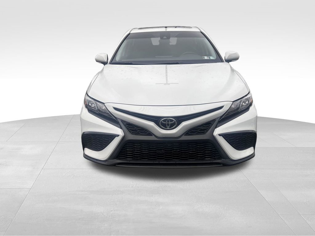 Used 2022 Toyota Camry SE w/ Cold Weather Package image 21