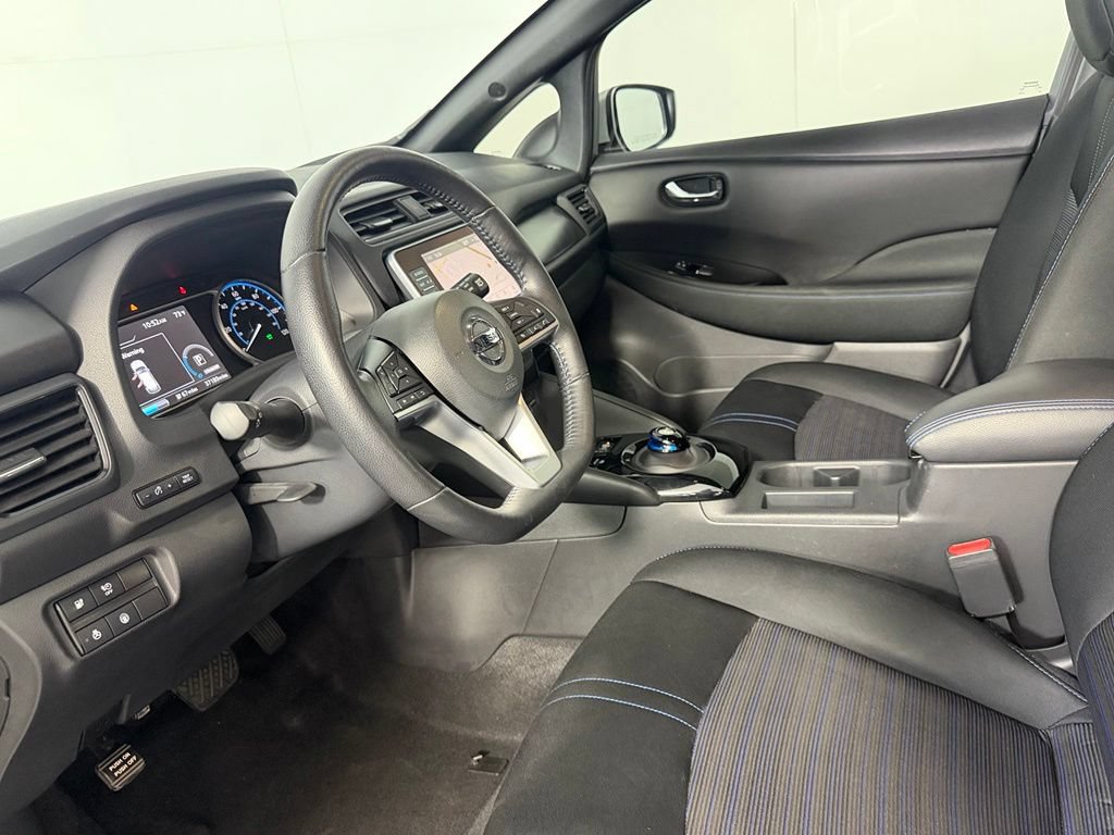 Used 2022 Nissan Leaf SV FWD image 16