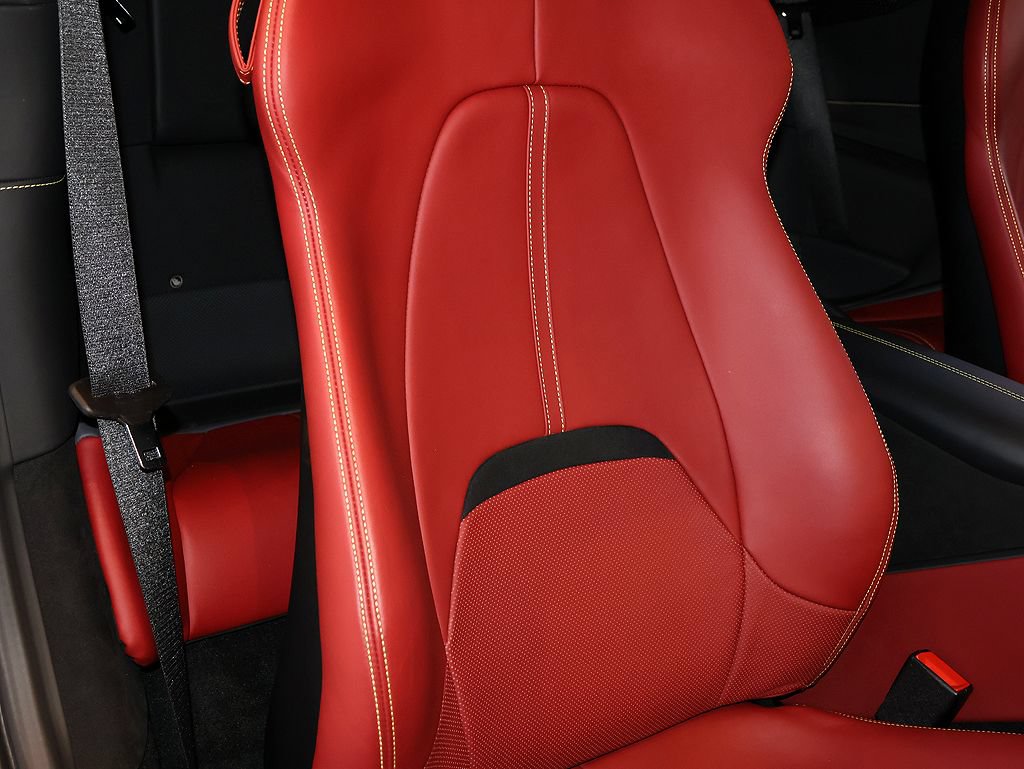 Used 2021 Ferrari Roma RWD image 23