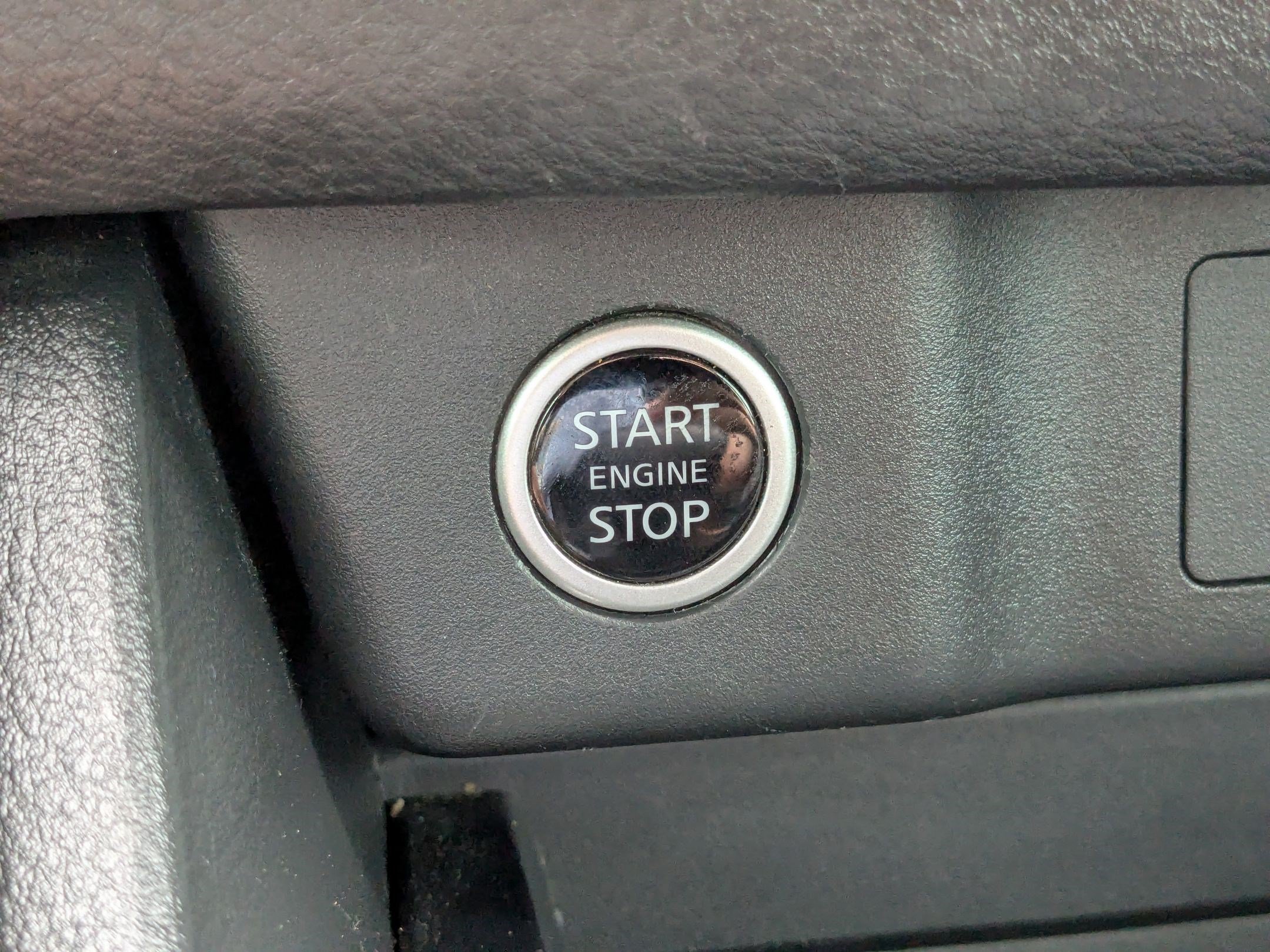 Used 2023 Nissan Rogue SV AWD/4WD image 23