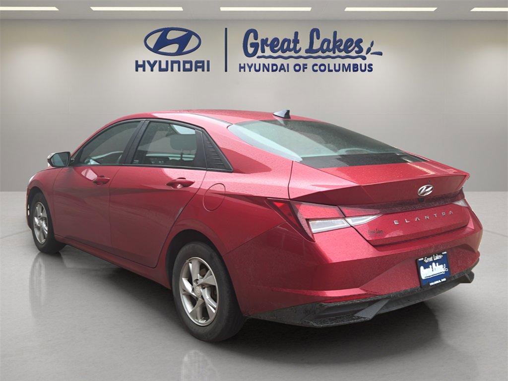 Used 2021 Hyundai Elantra SE image 3