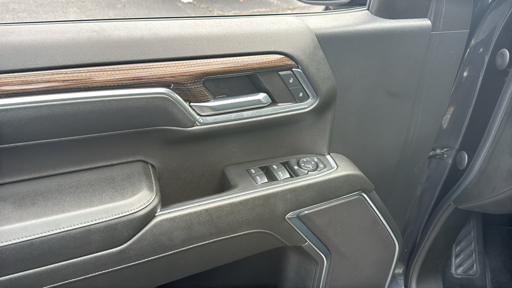 Used 2023 Chevrolet Silverado 1500 LT AWD/4WD image 16