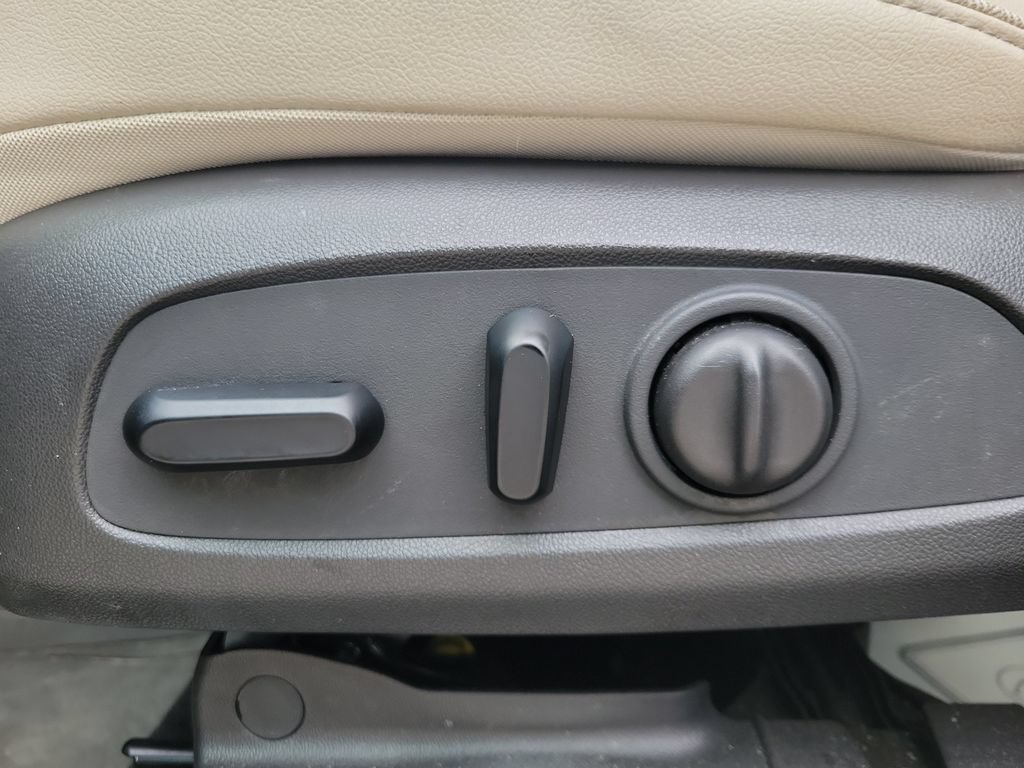 Certified 2024 Buick Encore GX Sport Touring w/ Experience Buick Package AWD/4WD image 18