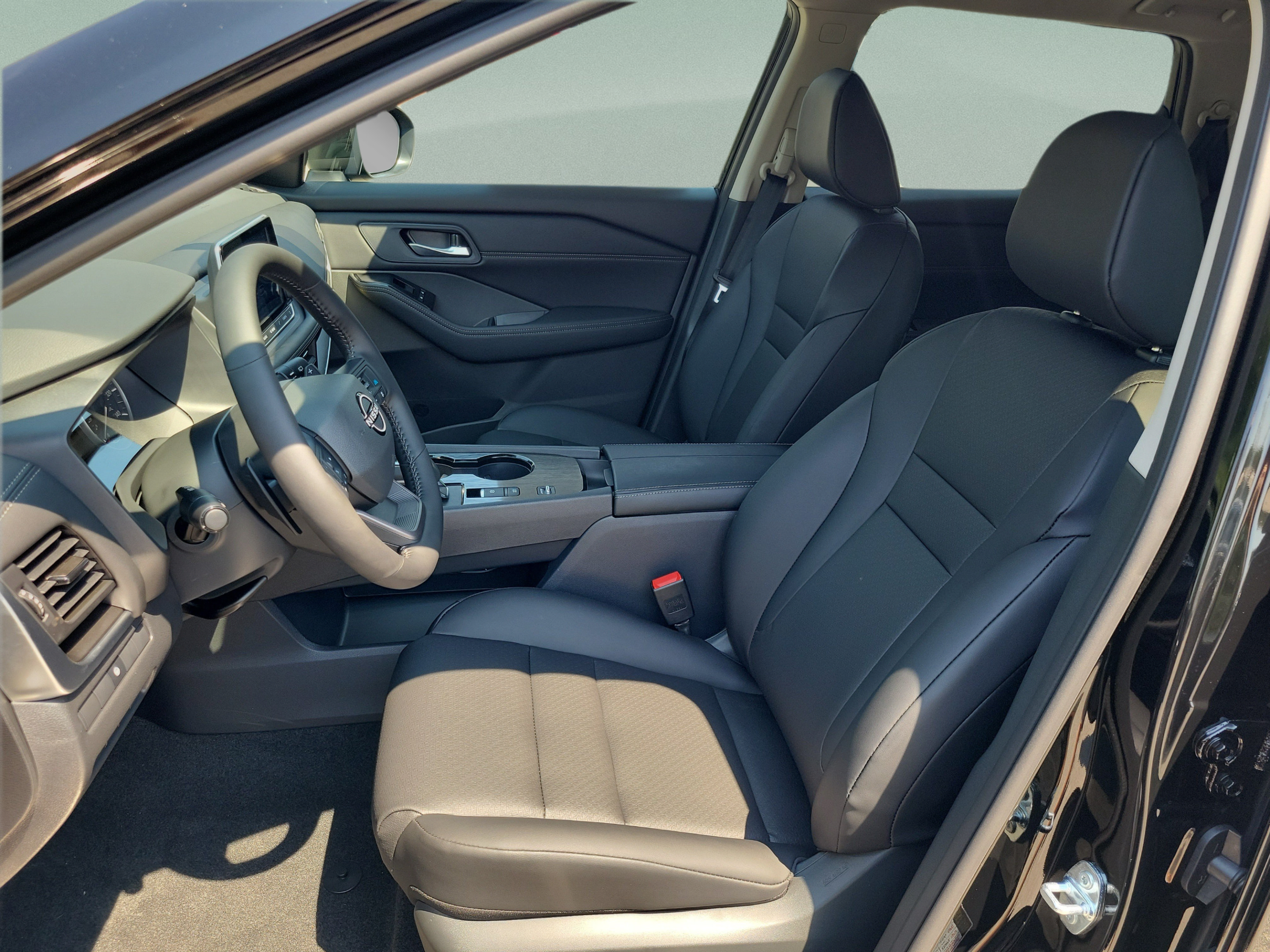 New 2026 Nissan Rogue Dark Armor FWD image 17