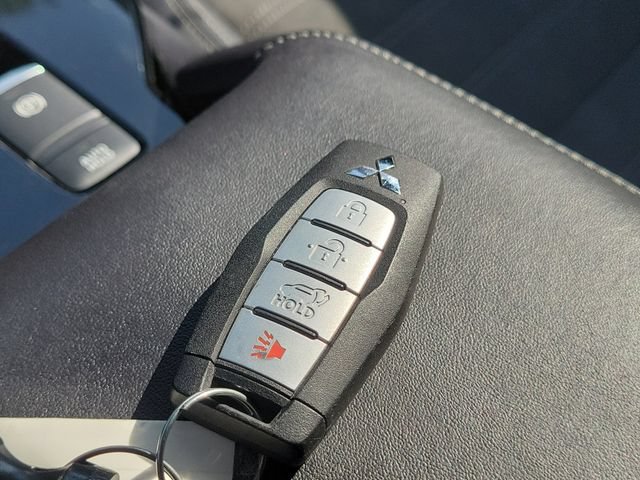 Used 2025 Mitsubishi Outlander SE FWD image 38
