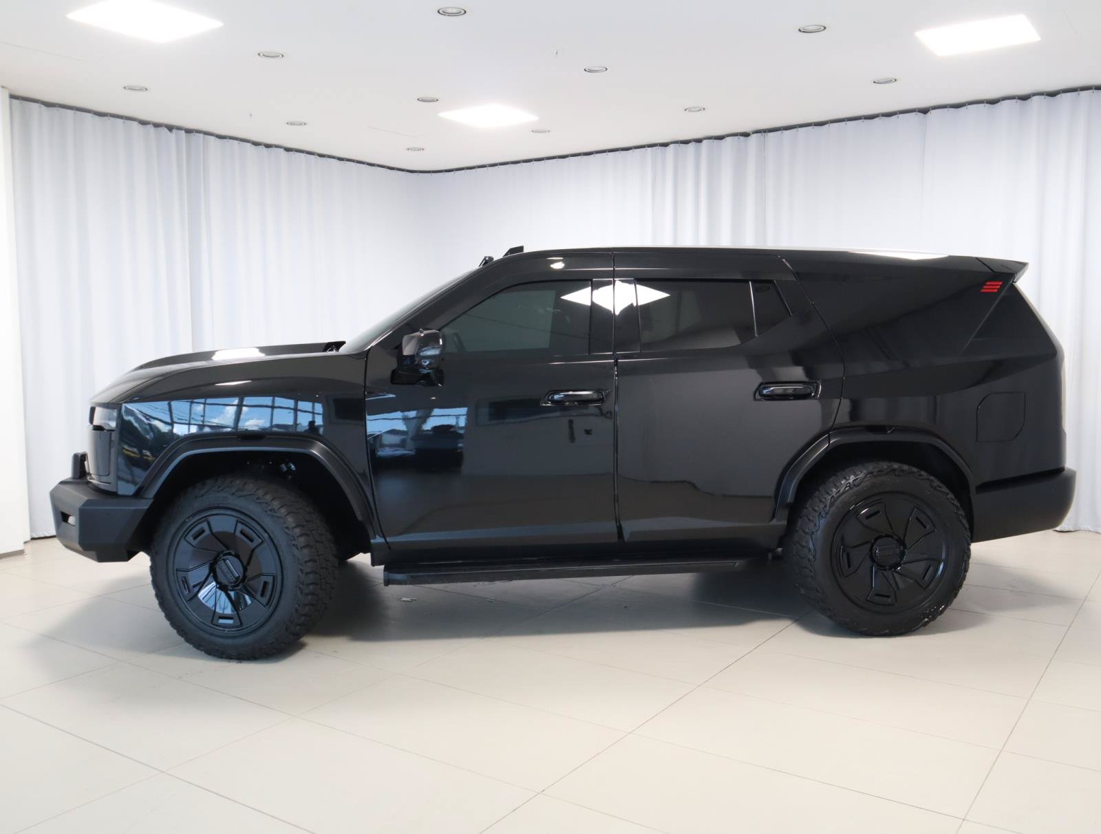 Used 2024 Cadillac Escalade Premium Luxury AWD/4WD image 2