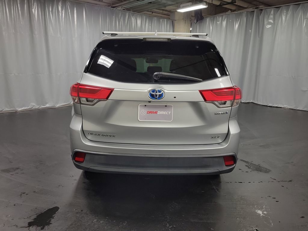 Used 2017 Toyota Highlander XLE image 7