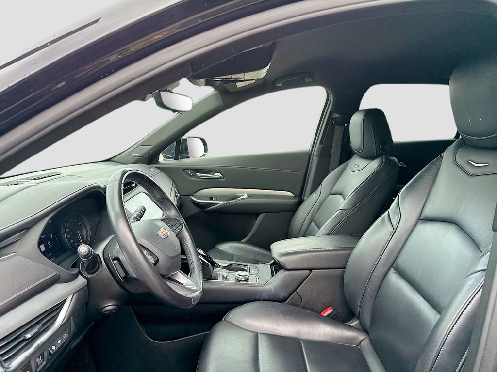 Used 2023 Cadillac XT4 Premium Luxury w/ Technology Package FWD image 10