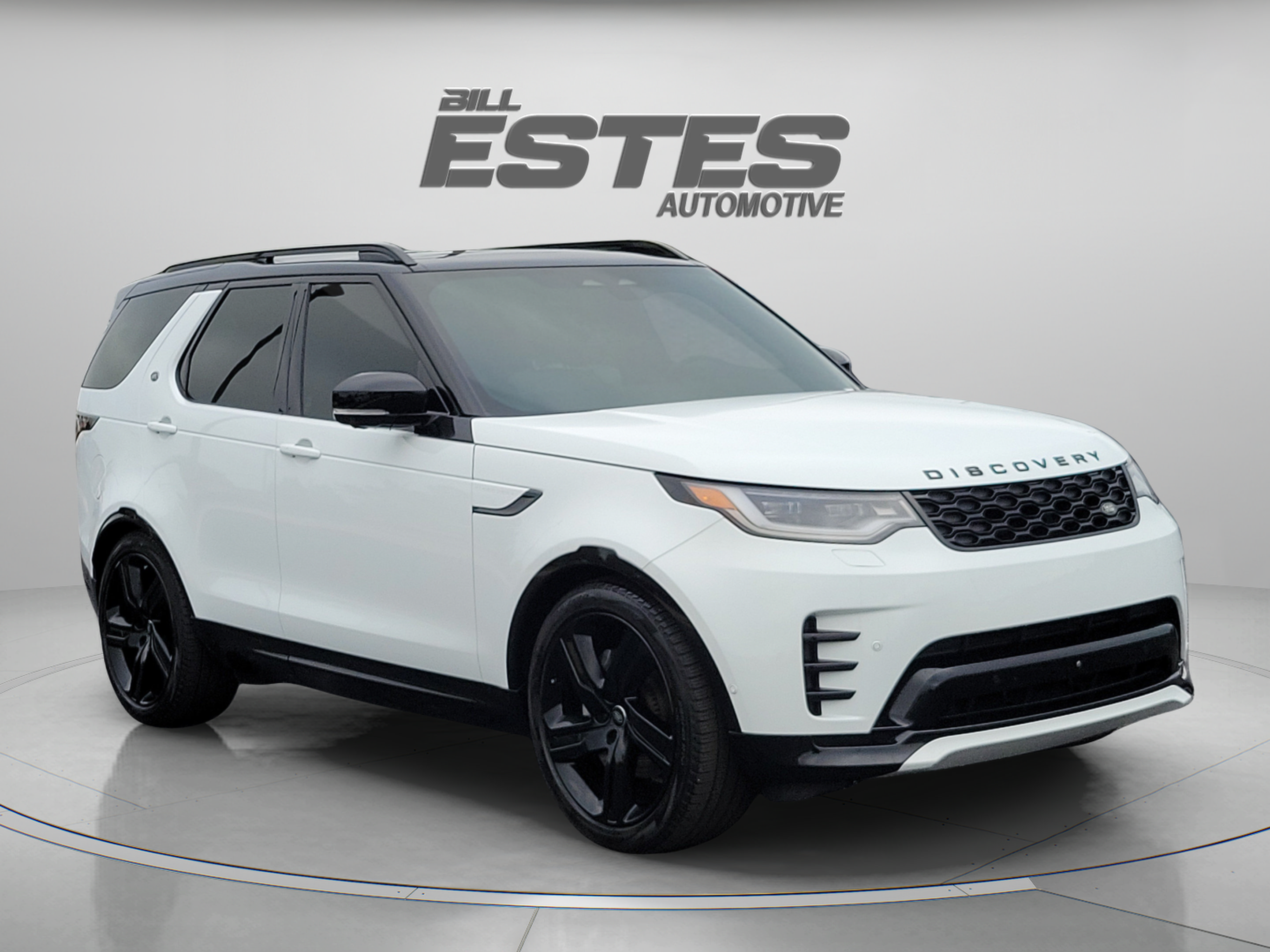 Used 2024 Land Rover Discovery Dynamic SE AWD/4WD image 5
