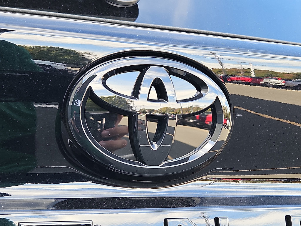 New 2026 Toyota Sienna XSE AWD/4WD image 21