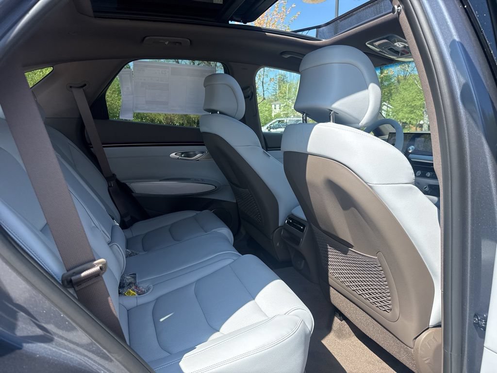 New 2026 Genesis GV70 2.5T Advanced AWD/4WD image 32