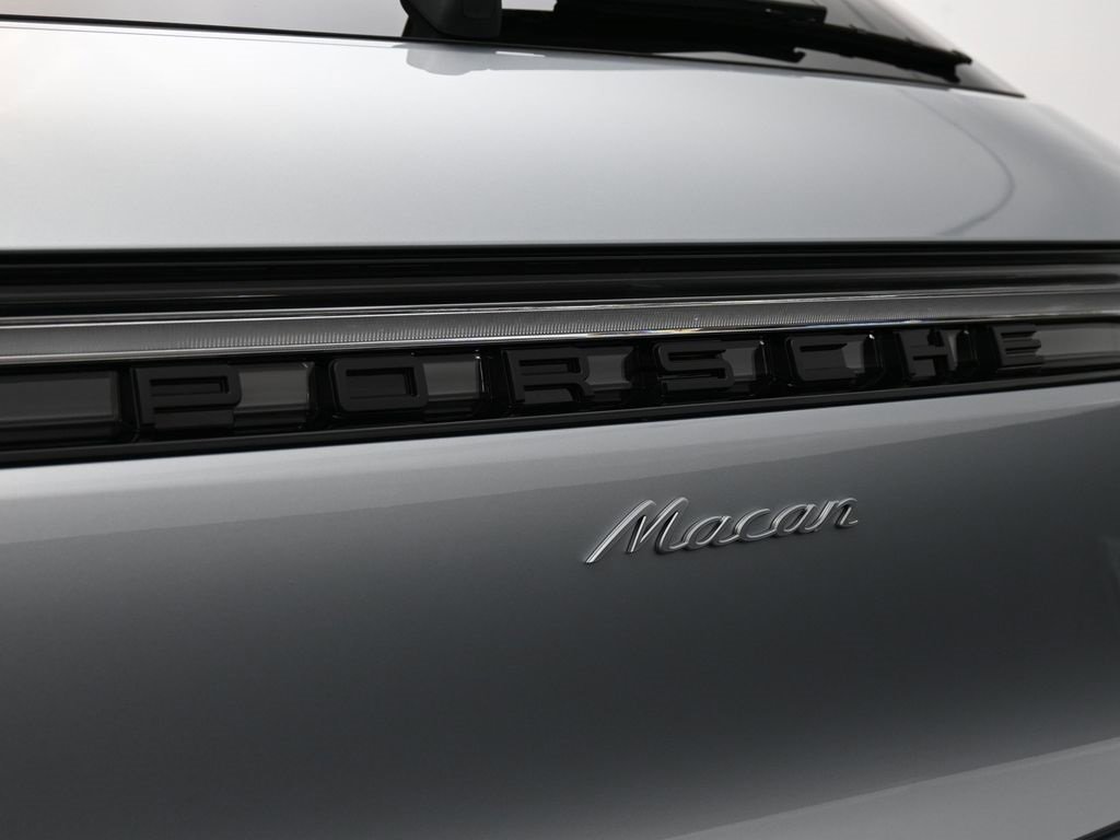 New 2026 Porsche Macan image 14