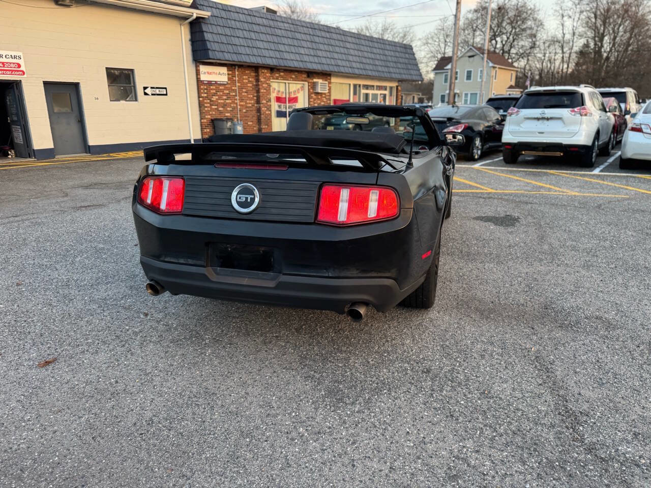 Used 2010 Ford Mustang GT Premium image 11