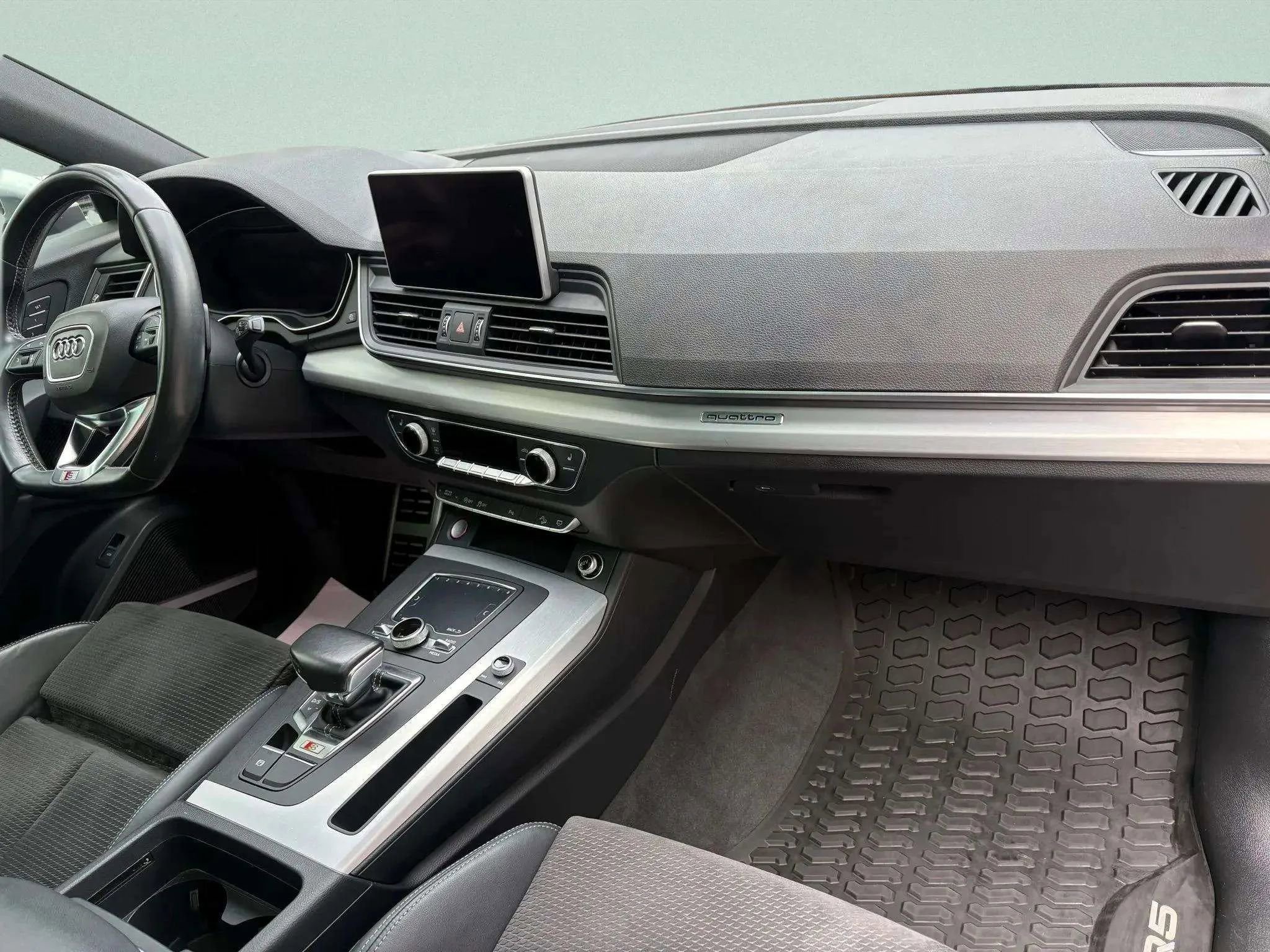 Used 2018 Audi SQ5 Premium Plus w/ Navigation Package image 10