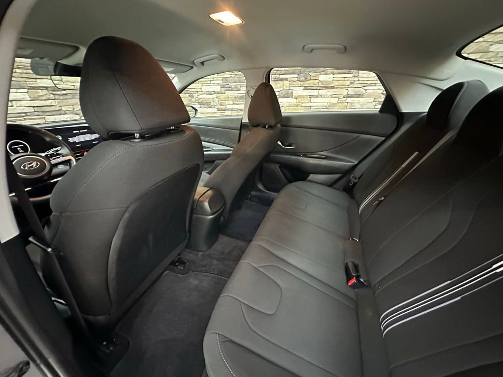Used 2023 Hyundai Elantra SEL w/ Convenience Package image 25