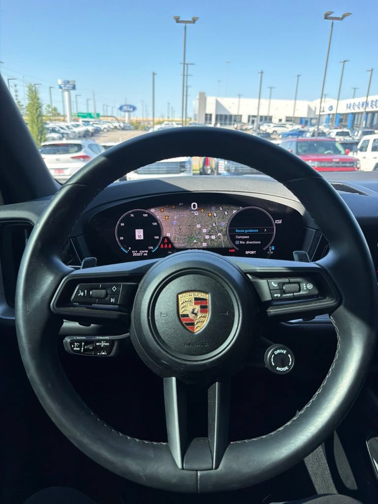 Used 2024 Porsche Cayenne AWD/4WD image 16