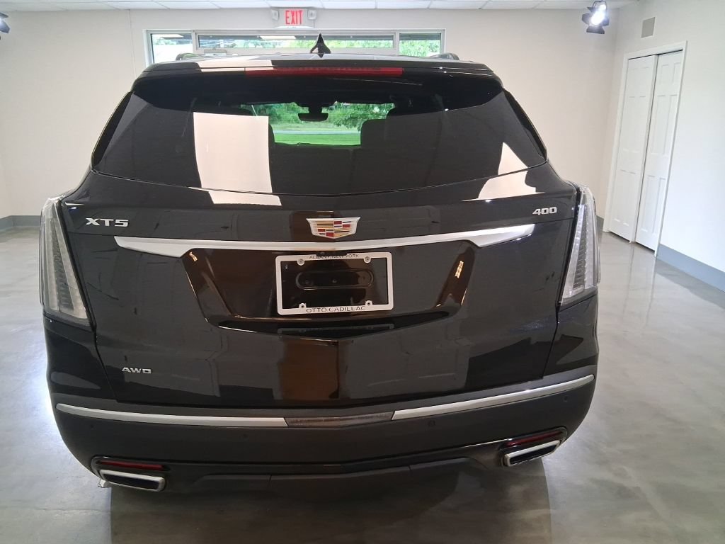 Certified 2026 Cadillac XT5 Sportv w/ LPO, Floor Liner Package AWD/4WD image 12