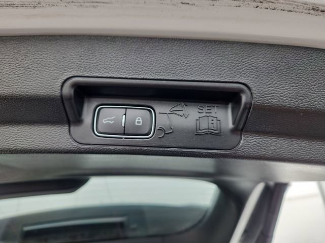 Used 2020 Ford Explorer XLT w/ Comfort Package image 30