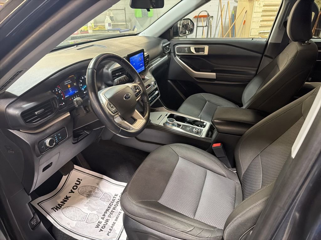 Used 2022 Ford Explorer XLT image 14