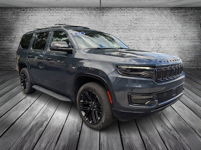 Used 2025 Jeep Wagoneer Series II w/ Convenience Group I image 2