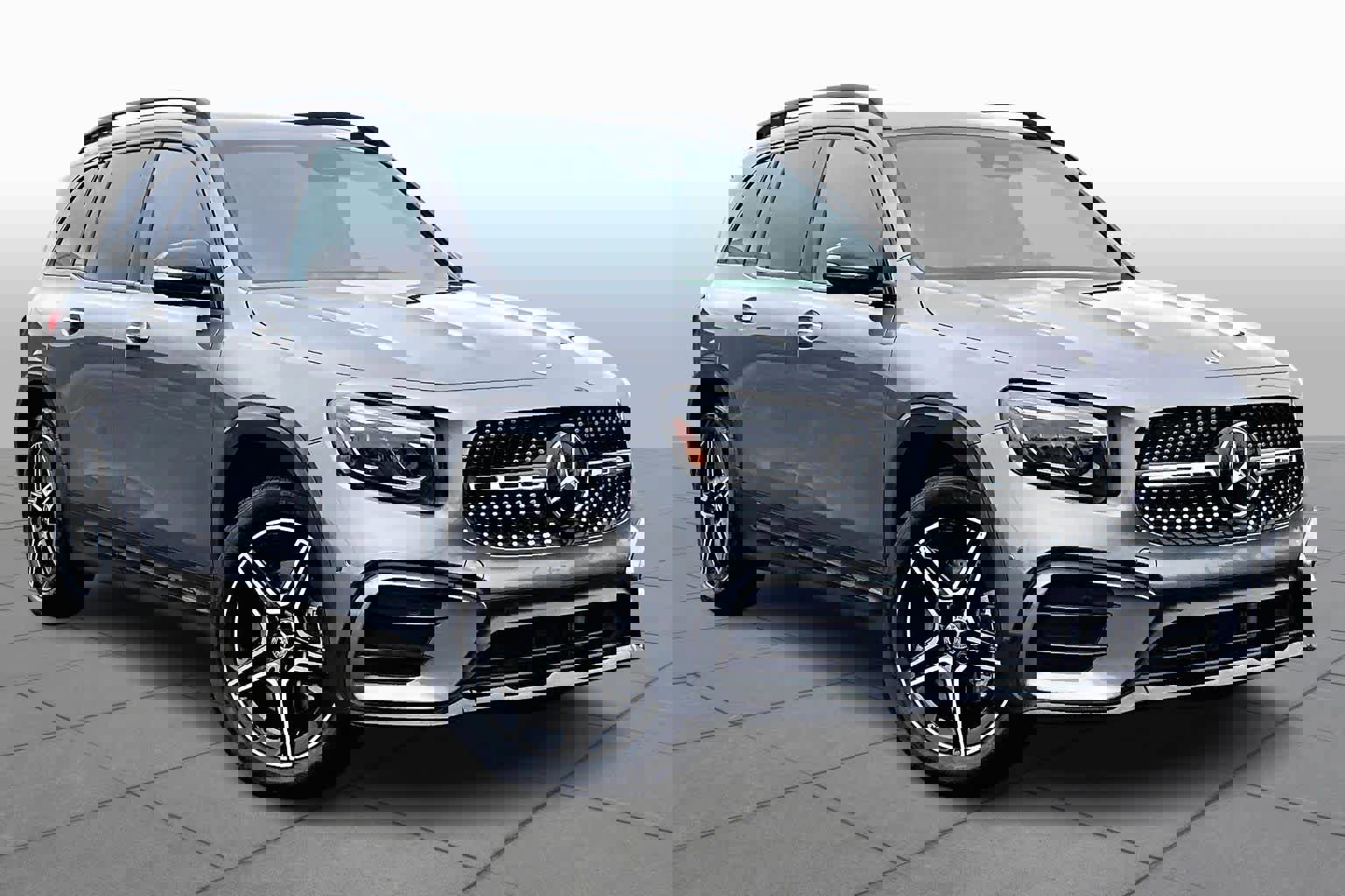 Used 2025 Mercedes-Benz GLB 250 4MATIC image 3