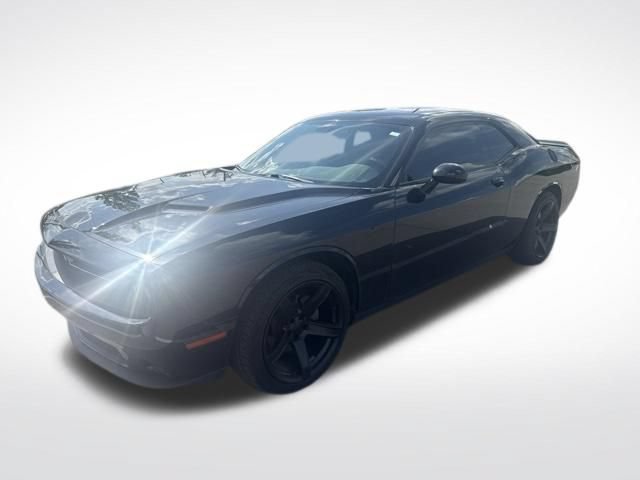 Used 2020 Dodge Challenger SXT RWD image 6