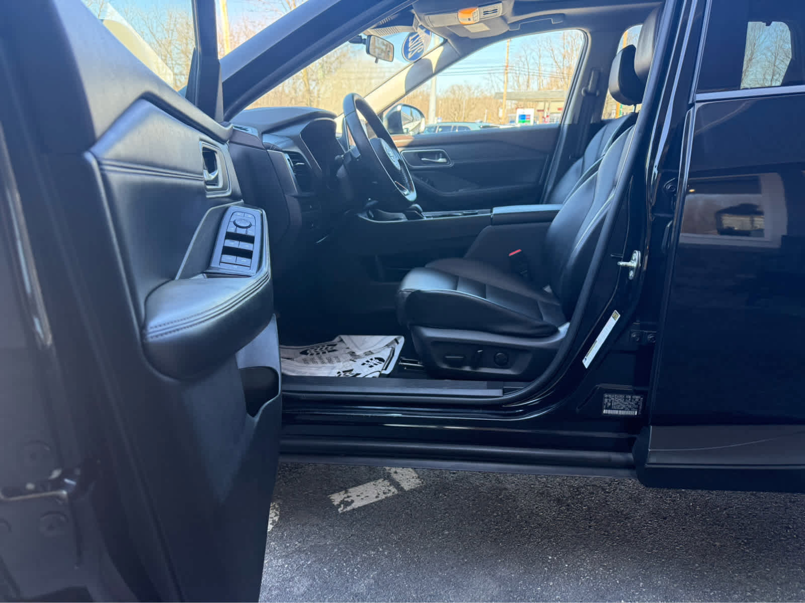 Used 2021 Nissan Rogue SV w/ Premium Package AWD/4WD image 7