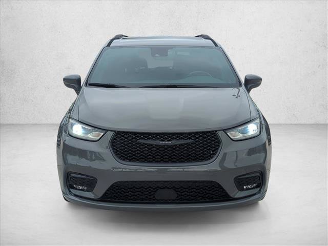 Used 2021 Chrysler Pacifica Touring-L w/ S Appearance Package FWD image 2