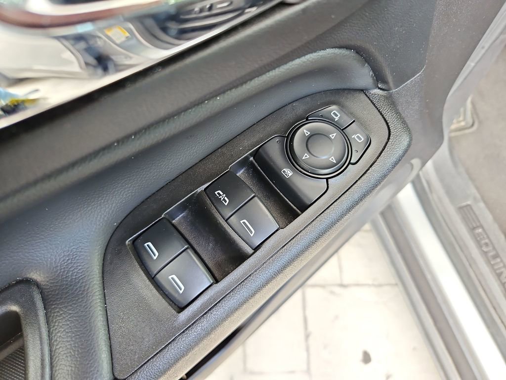 Used 2024 Chevrolet Equinox LT FWD image 25