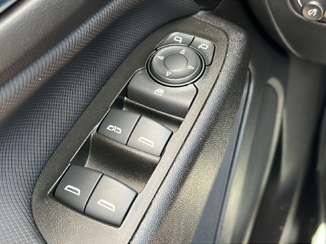 Used 2024 Chevrolet Equinox RS FWD image 23