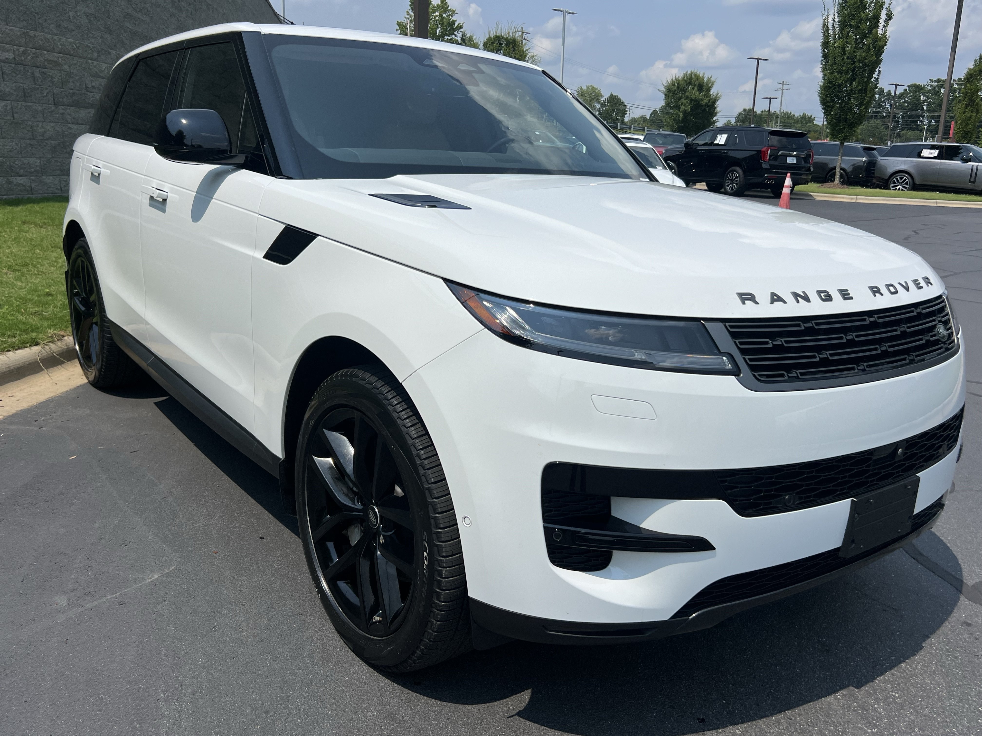 Certified 2024 Land Rover Range Rover Sport SE AWD/4WD image 7