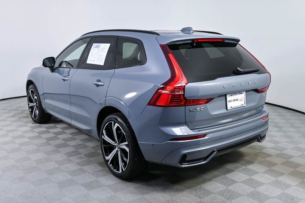 Used 2024 Volvo XC60 B5 Ultimate w/ Protection Package Premier AWD/4WD image 4