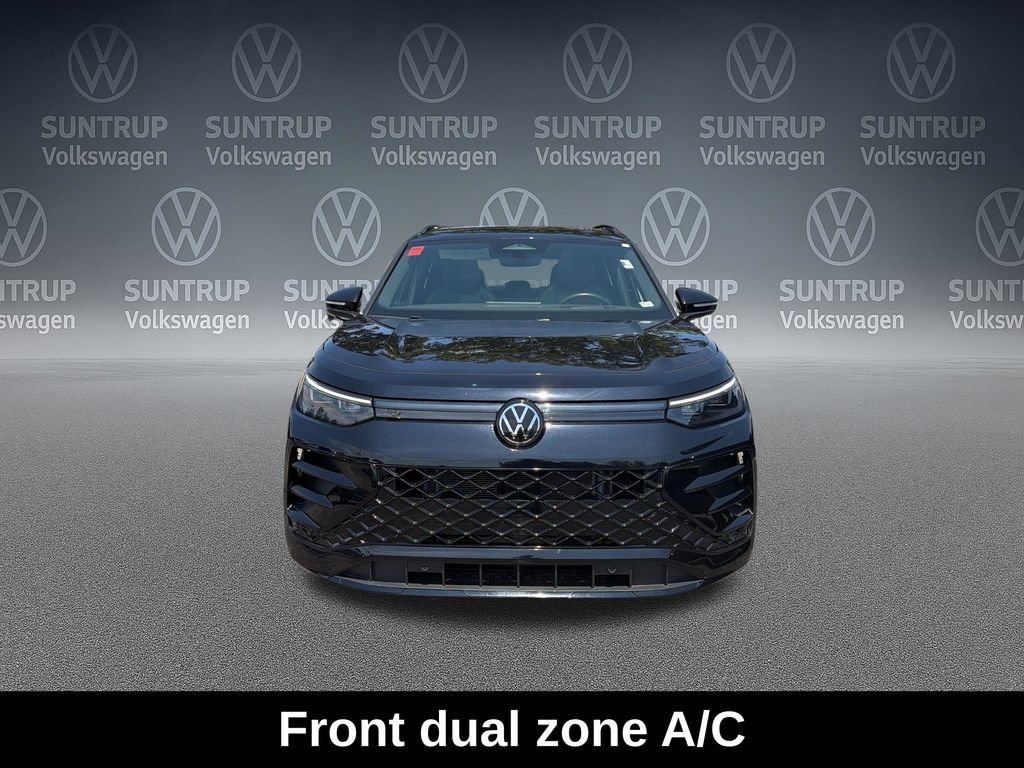Used 2025 Volkswagen Tiguan SE R-Line FWD image 10