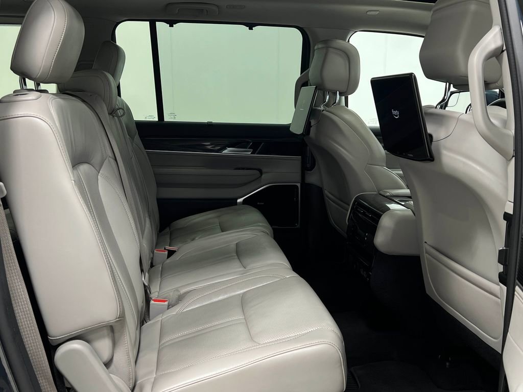 Used 2022 Jeep Wagoneer Series III w/ Premium Group I image 36