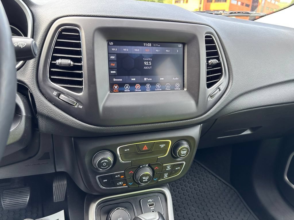 Used 2019 Jeep Compass Latitude w/ Cold Weather Group AWD/4WD image 26