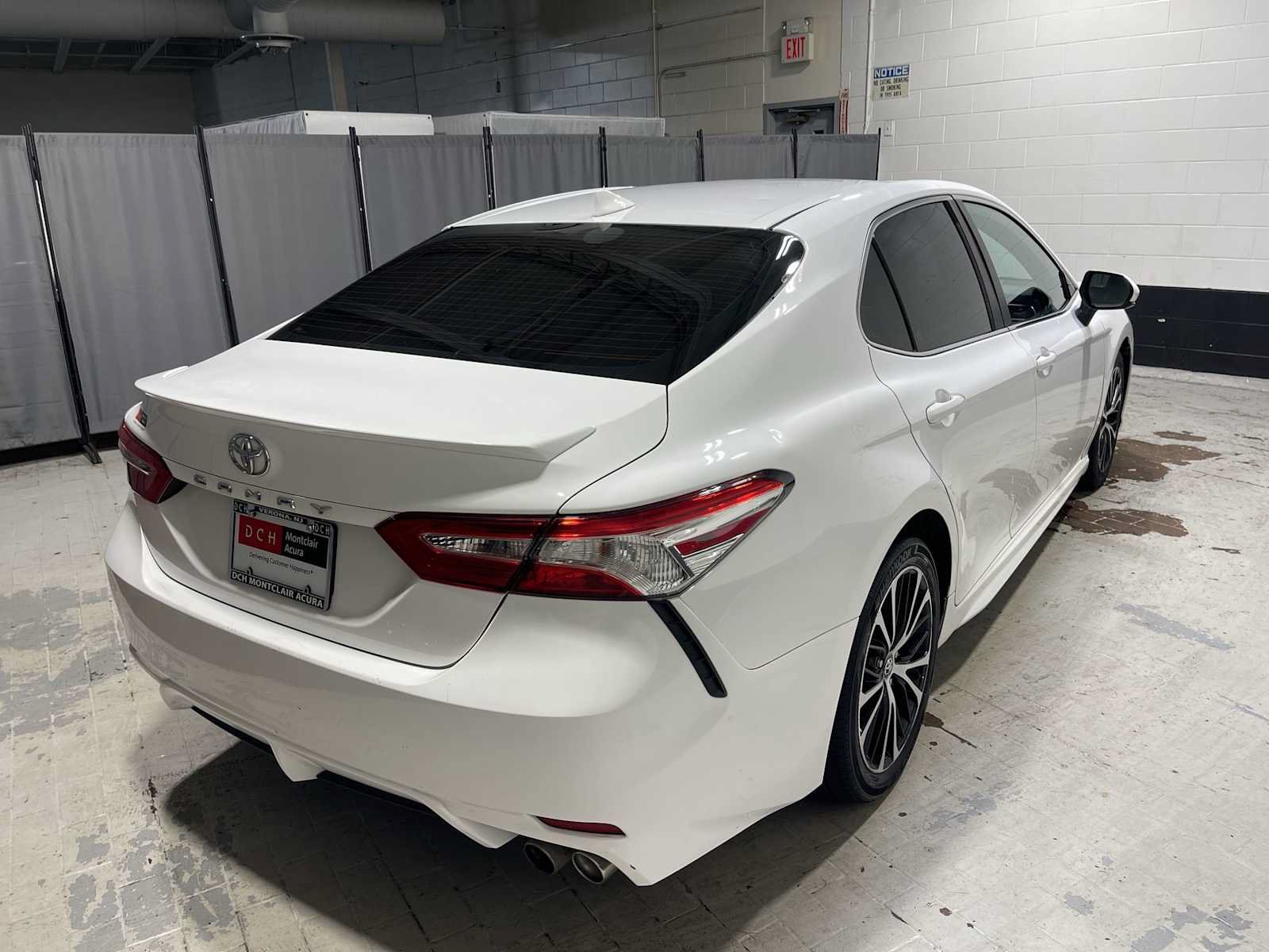 Used 2020 Toyota Camry SE FWD image 25