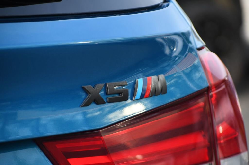 Used 2016 BMW X5 M image 11