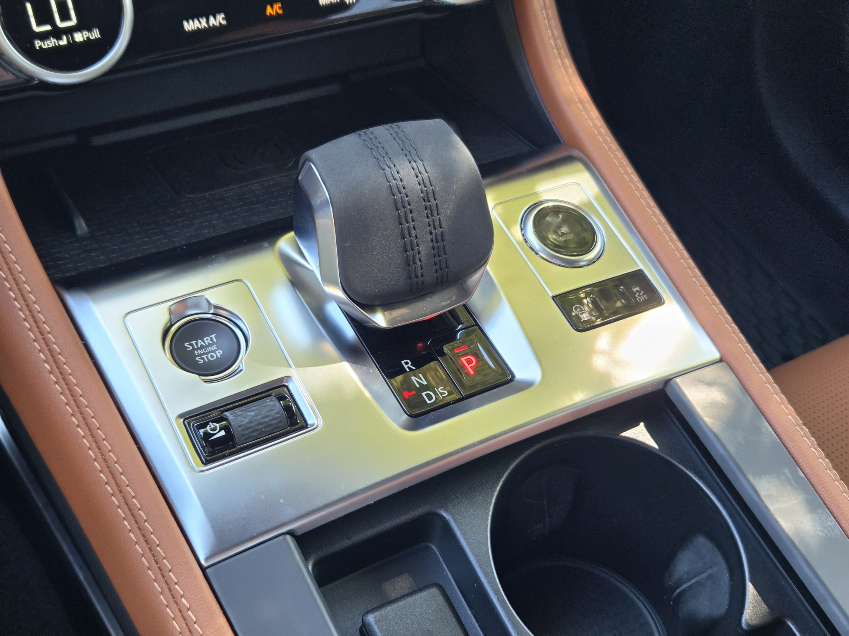 Used 2025 Jaguar F-PACE R-Dynamic S AWD/4WD image 16