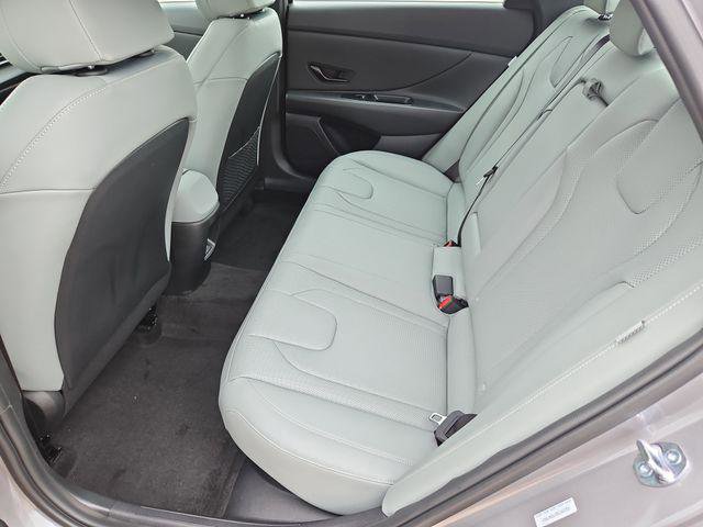 New 2025 Hyundai Elantra Limited FWD image 12