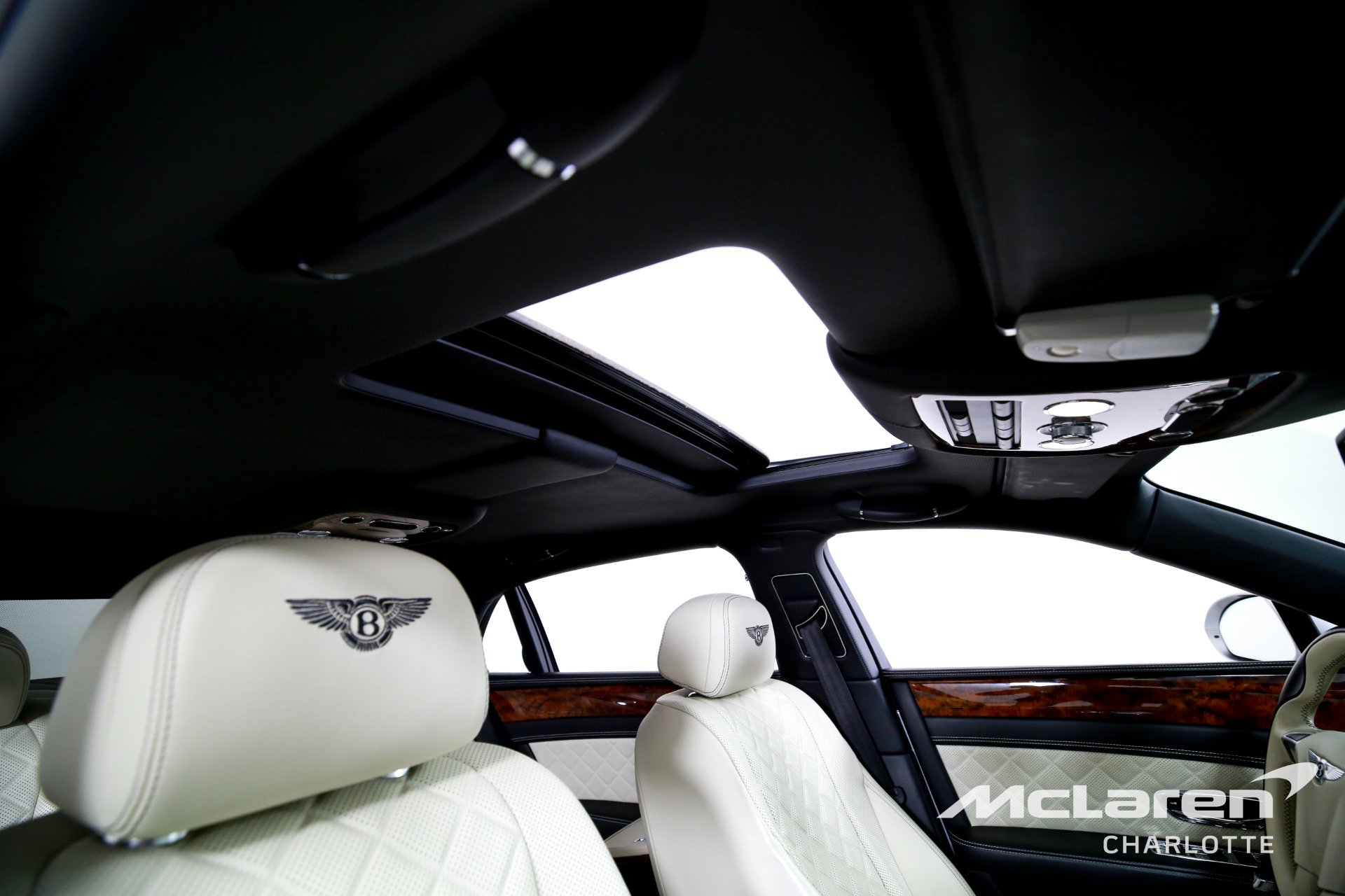 Used 2017 Bentley Flying Spur V8 image 30