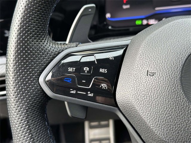 Certified 2022 Volkswagen Golf R image 25