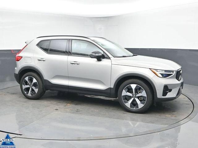 Used 2023 Volvo XC40 B5 Plus w/ Driver Assist Package image 1