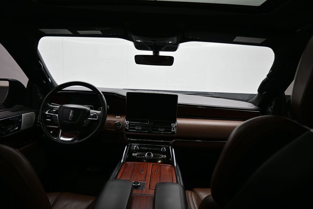 Used 2023 Lincoln Navigator L Reserve AWD/4WD image 25