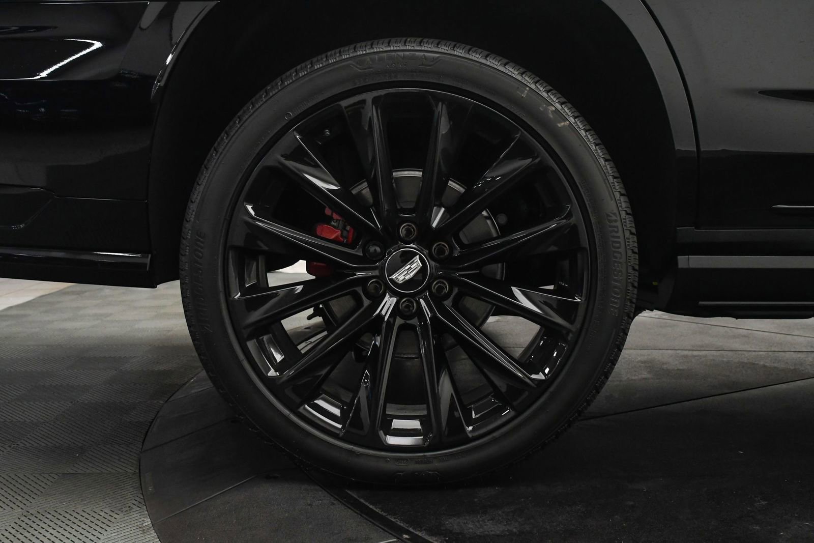 Used 2025 Cadillac Escalade V w/ LPO, ONYX Package image 35