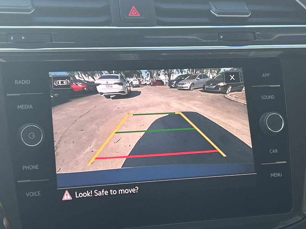 Used 2022 Volkswagen Tiguan SE image 19