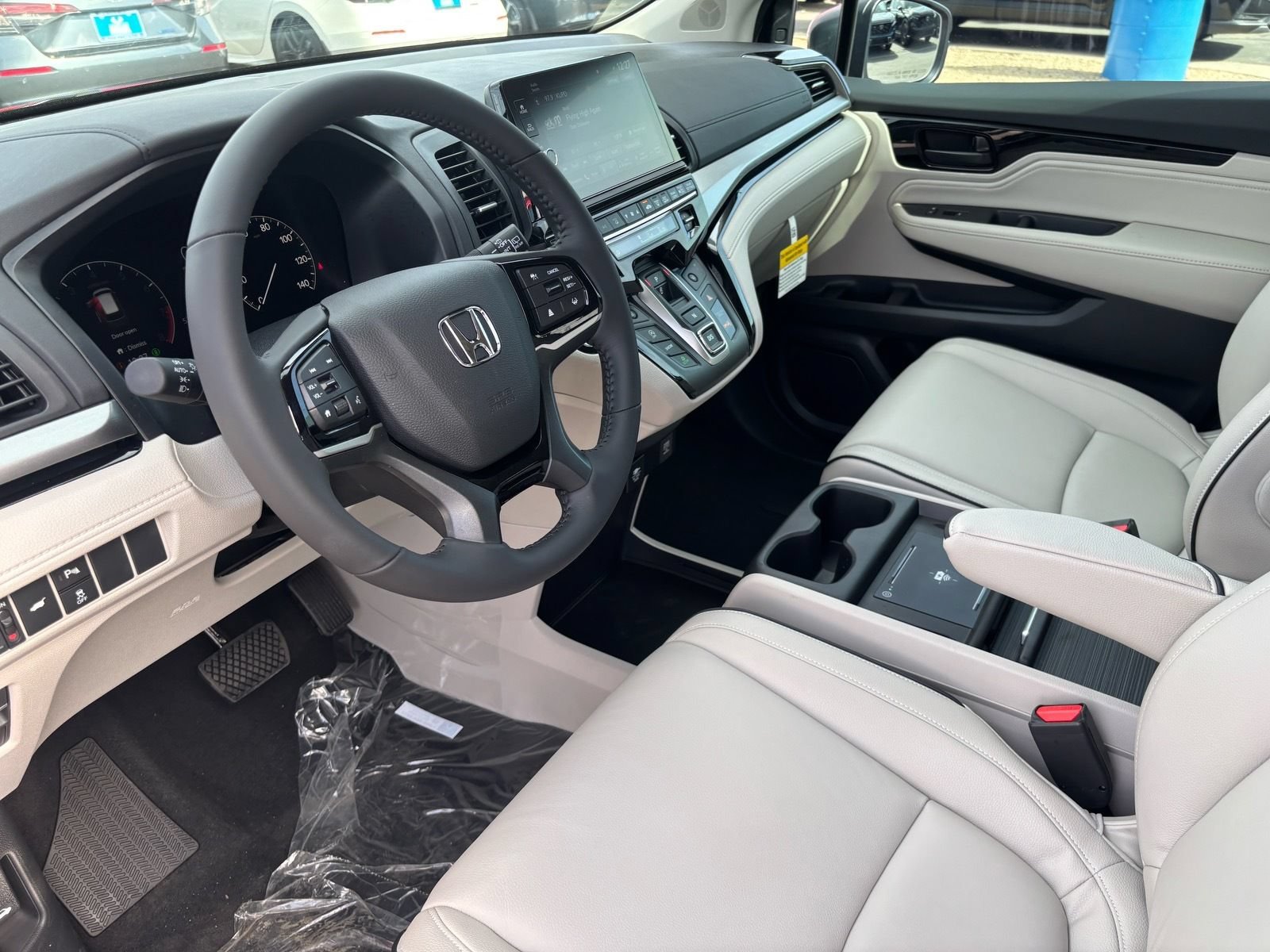 New 2026 Honda Odyssey Touring image 14